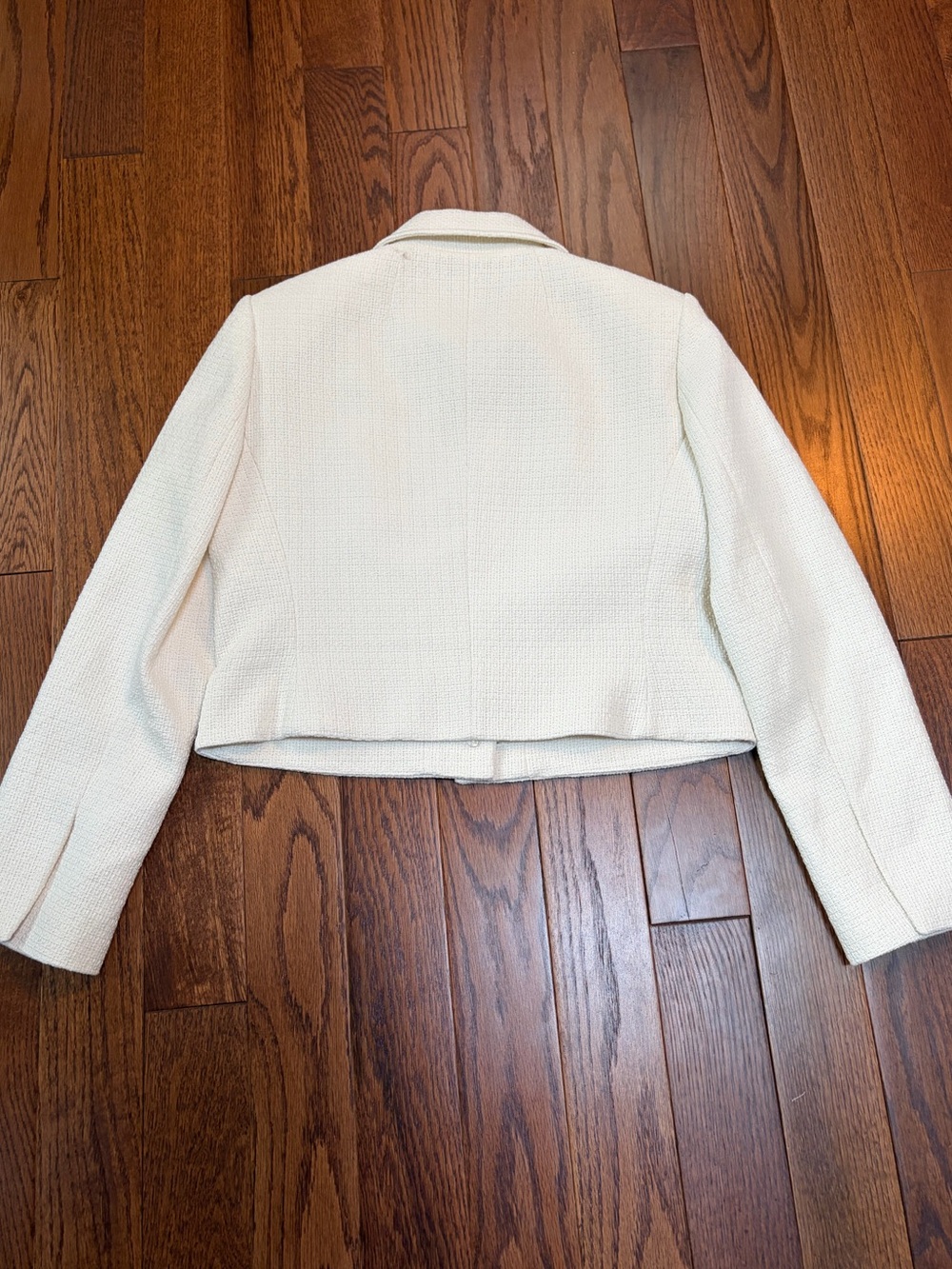 Elie Tahari Ivory Bouclé Structured Tweed Crop Jacket Gold Button Coat Size M - Picture 2 of 9